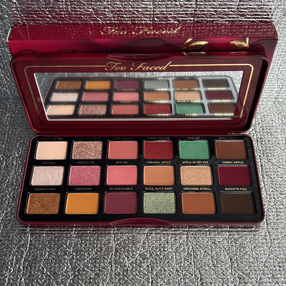 Too Faced Apple in Love Palette
